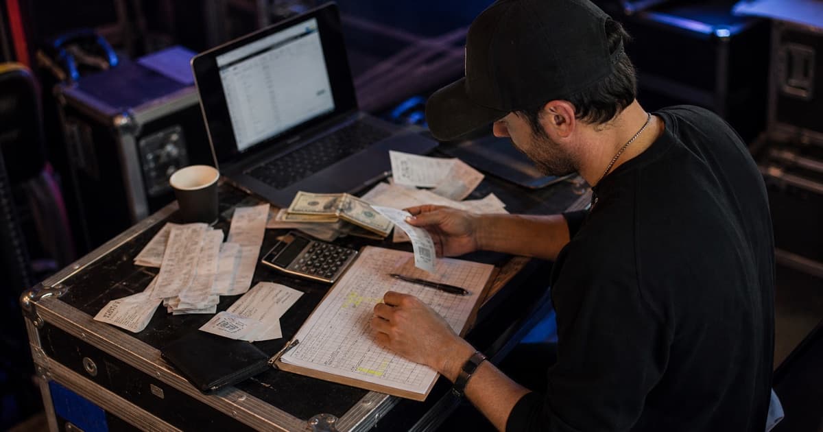 Tour Budget Tracking: How to Keep Costs Visible Before Settlement